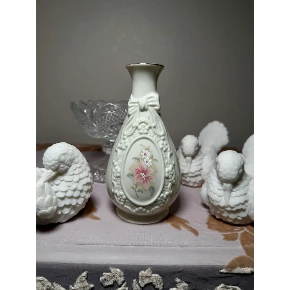 Vintage Royal Heritage Cameo Ribbon Vase Floral Porcelain Taiwan 6in Cottagecore